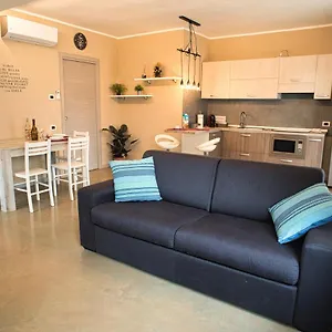 Vanda Luxury House Near Gardaland And Garda Apartment