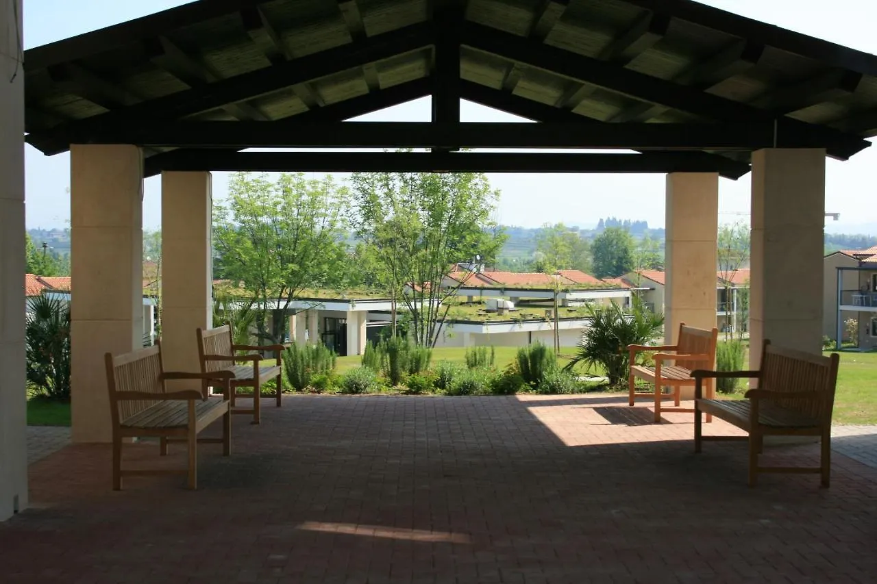 Belvedere Village Кастельнуово-дель-Гарда 4*,  Италия