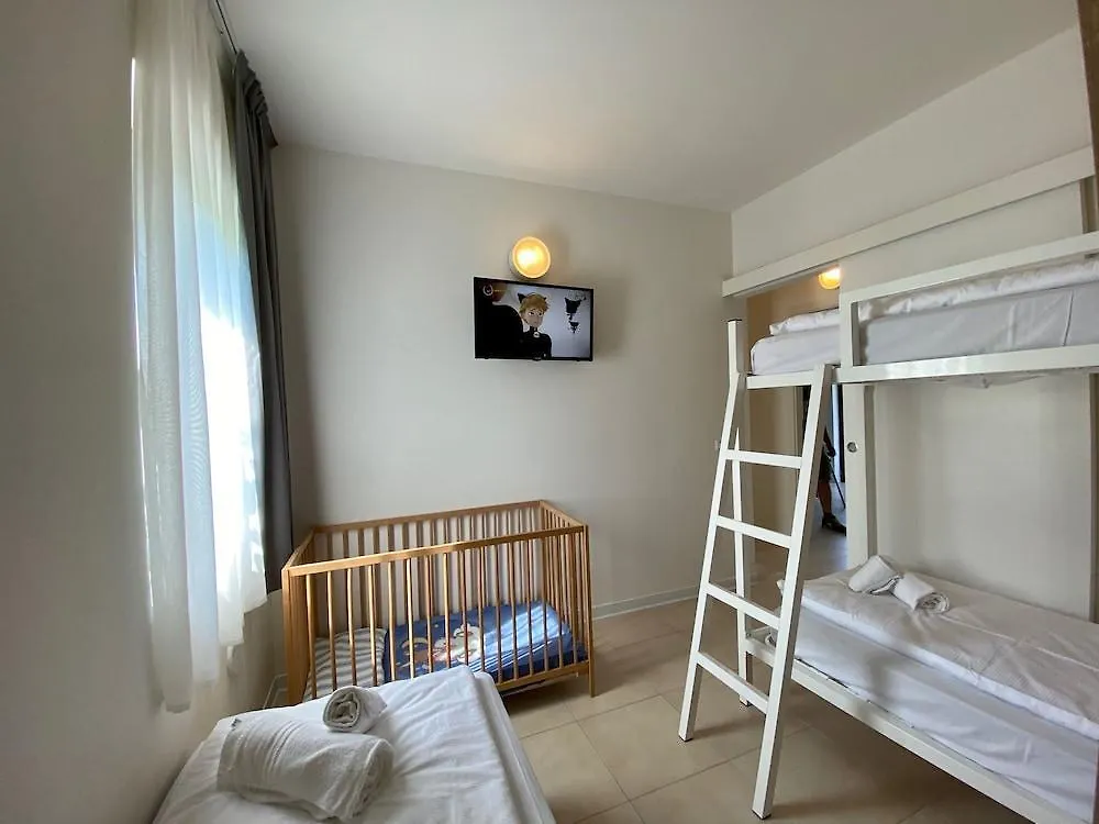 Belvedere Village Кастельнуово-дель-Гарда 4*,  Италия