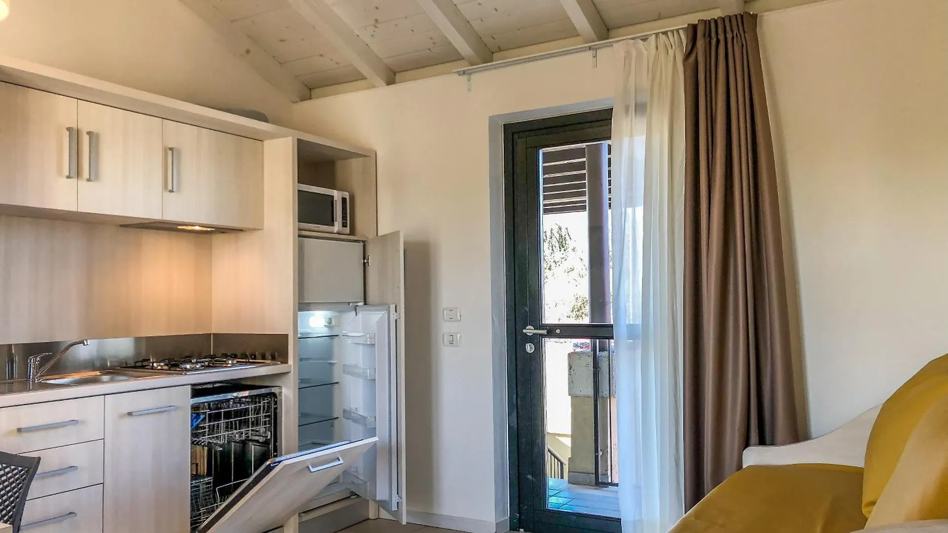 Belvedere Village Кастельнуово-дель-Гарда 4*,