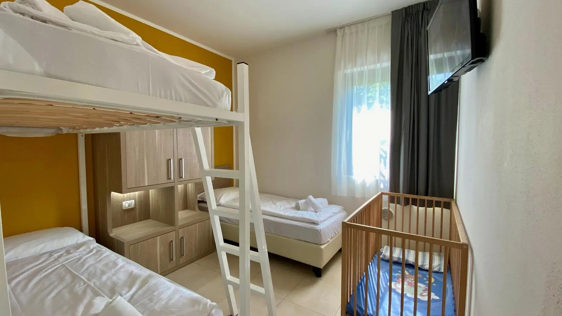 **** Курортный комплекс Belvedere Village Кастельнуово-дель-Гарда Италия