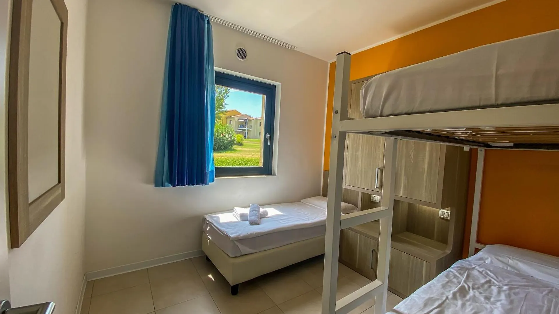 Belvedere Village Кастельнуово-дель-Гарда 4*,  Италия