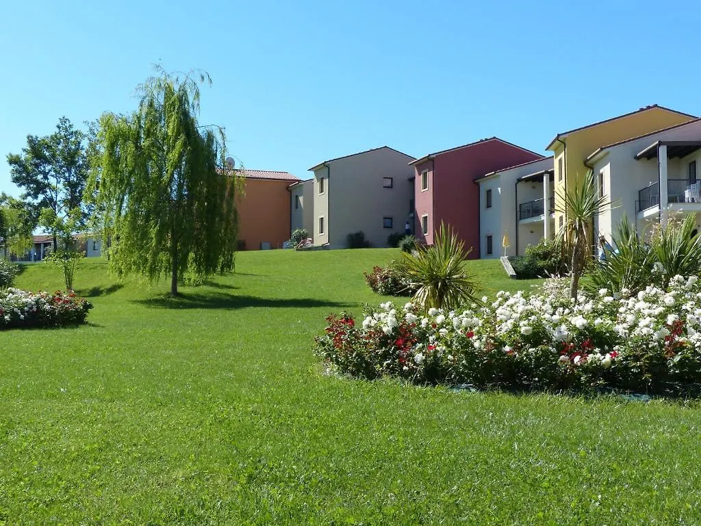 Belvedere Village Кастельнуово-дель-Гарда Курортный комплекс