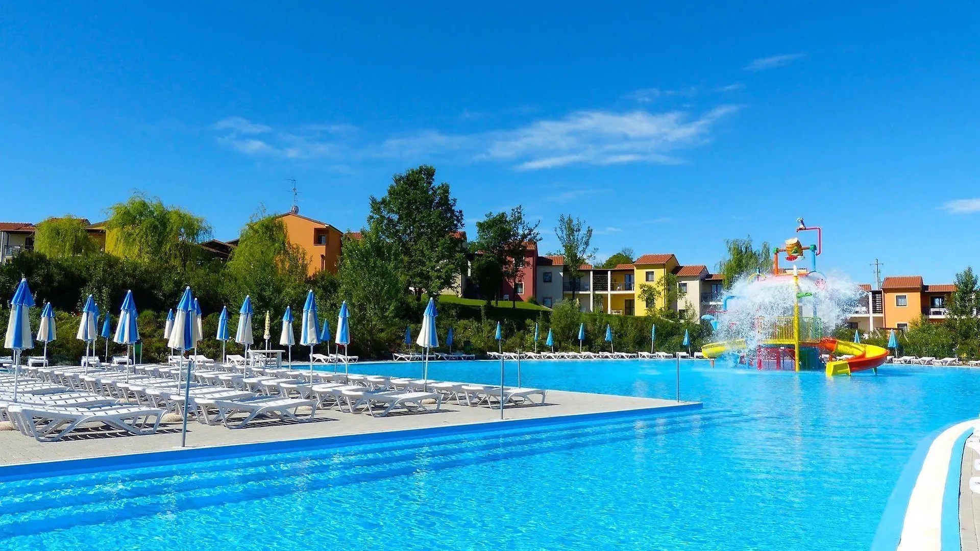 Belvedere Village Кастельнуово-дель-Гарда